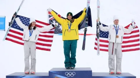 Highlights del esquí freestyle en Milano Cortina 2026: resultados del moguls dobles femenil