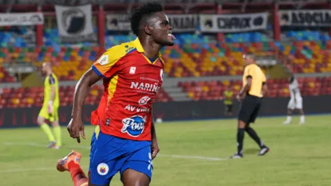 Andrey Estupiñán se viste de ‘Haaland’ y lleva al Pasto a la cima