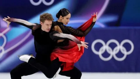 Evan Bates y Madison Chock 'pintan de negro' la medalla de plata en la danza sobre hielo