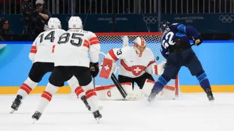 Highlights del hockey en Milano Cortina 2026: resultado Finlandia vs Suiza cuartos de final varonil