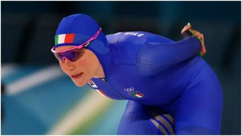 Francesca Lollobrigida hace historia en patinaje de velocidad: oro y récord olímpico en los 3000 metros
