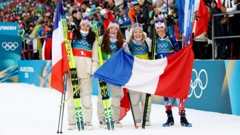 ¡Sigue el dominio de Francia en el biatlón! Gana el oro en relevos femenil 4x6km