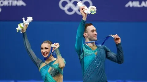 ¡Historia para Georgia! Se cuelga la plata en el patinaje artístico por parejas