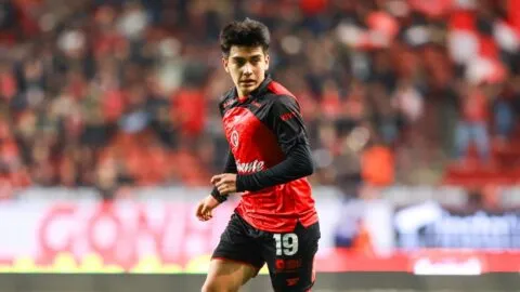 Incertidumbre por Gilberto Mora: analizan operación o un tratamiento para la pubalgia