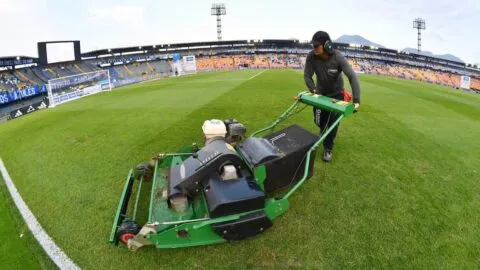 La grama de El Campín mejora, pero aún no está en su mejor versión