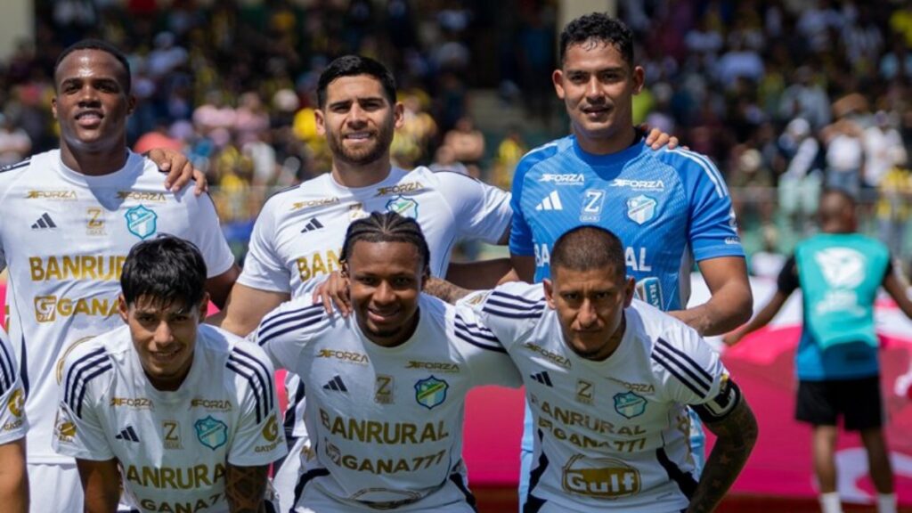 Comunicaciones perdió con Aurora y apuntaron a Fredy Pérez | @CremasOficial