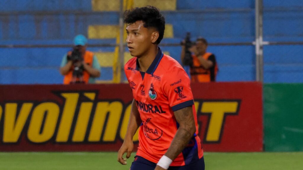 Municipal venció a Marquense sobre la hora | @Rojos_Municipal