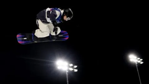 Highlights del snowboard en Milano Cortina 2026: resultados de la final halfpipe varonil