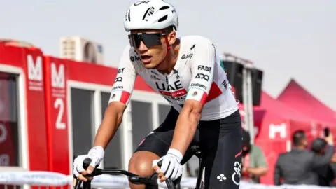 Isaac del Toro, dentro del top 10 del UAE Tour, tras la segunda etapa conquistada por Evenepoel