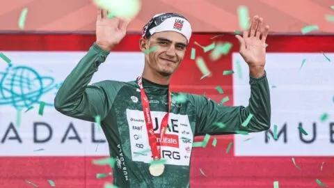 Isaac del Toro es segundo en la etapa 3 del UAE Tour 2026 y sube al subliderato en la clasificación general