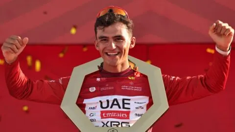 Isaac del Toro tras ser campeón del UAE Tour 2026: "Es muy bonito ganar en casa"