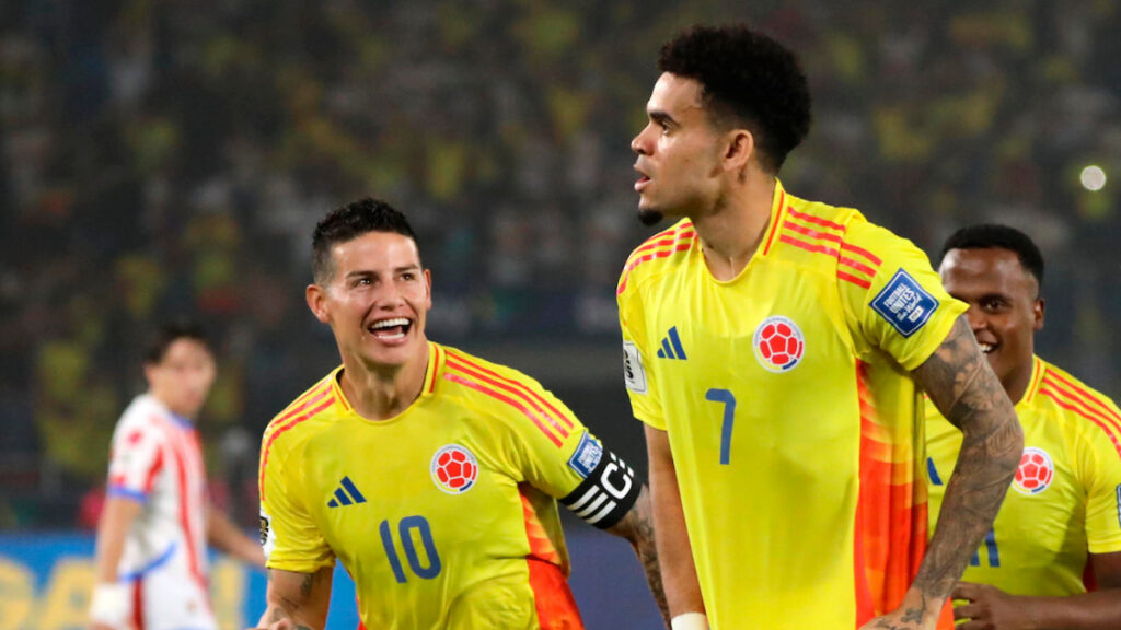 James Rodríguez y Luis Díaz, en un partido. - Vizzor Image.