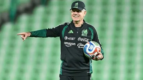 La Hormiga González lidera la convocatoria  de México para el partido ante Islandia