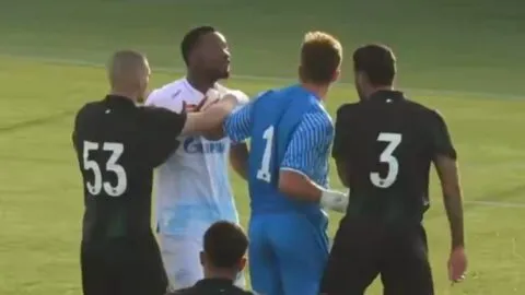 Cerca de los golpes: así fue la primera impresión de Jhon Durán en el Zenit