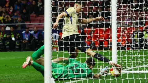 El error de Joan García encamina la peor derrota en la Era Flick