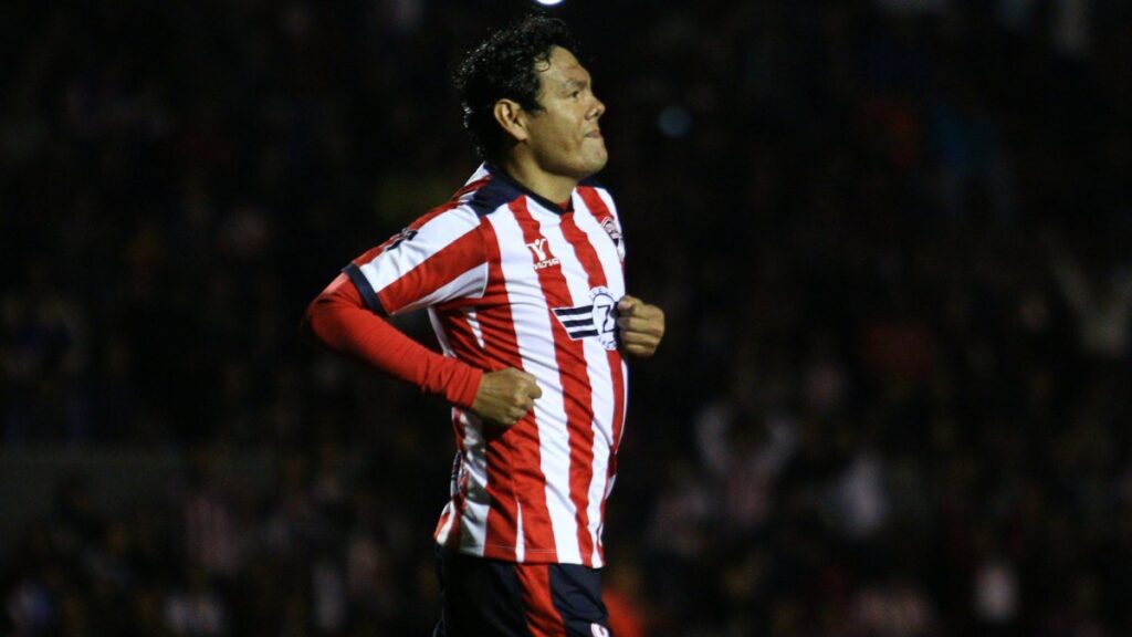 Joel ‘Tiburón’ Sánchez  en festejo de gol, durante el partido amistoso, entre Leyendas del Guadalajara y Generación Dorada del Atlas en 2018. Imago 7