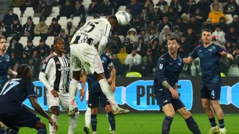 La Juventus rescata un punto en la última jugada y evita el papelón ante Lazio