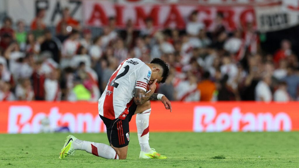 Kevin Castaño no tendría lugar en River Plate y ya han llegado ofertas por él