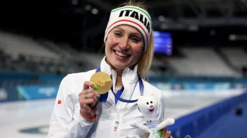Las primeras medallas de Milano Cortina 2026 se viven en los Golden Moments de Corona para Latinoamérica