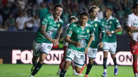 León remonta ante Necaxa y firma su tercera victoria del torneo
