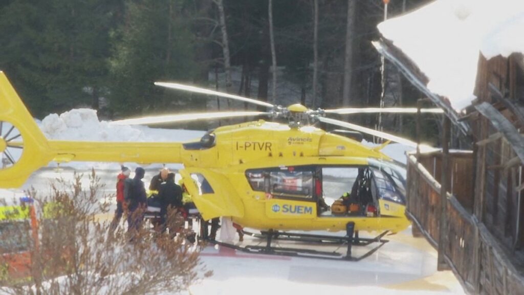 Lindsey Vonn es transportada en helicóptero al hospital. Reuters