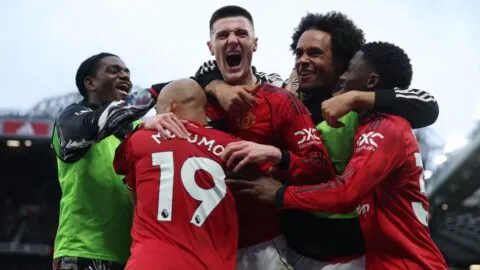 ¡En el último suspiro! Manchester United derrota al Fulham; Raúl Jiménez anota su gol 200