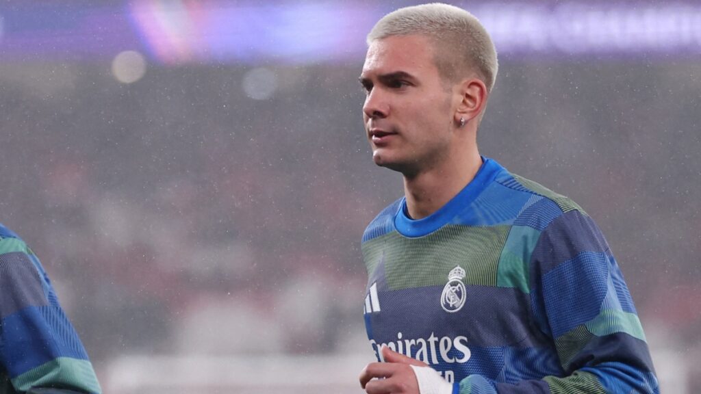 Mastantuono con el Real Madrid