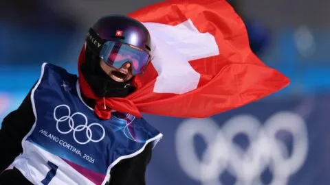 Mathilde Gremaud refrenda su medalla de oro en el esquí freestyle slopestyle femenil
