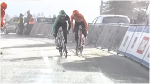 Riccitello desafía la nieve y gana la etapa 2 para ser líder del Tour de la Provence