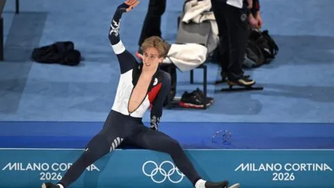 ¡Campeón olímpico a los 19 años! Metodej Jílek gana oro en patinaje de velocidad