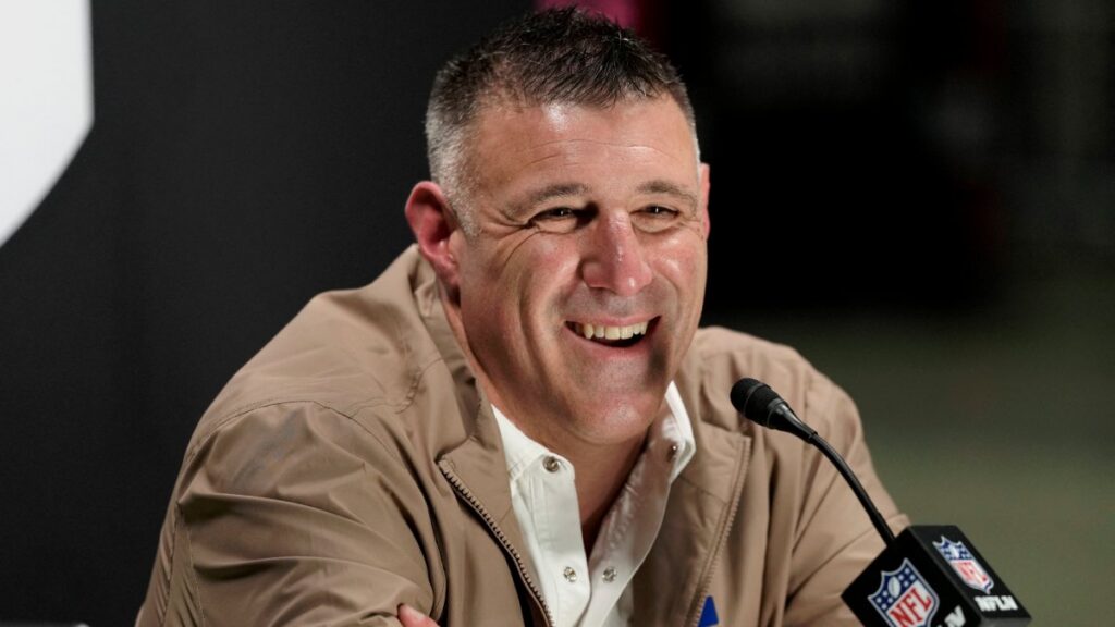 Mike Vrabel asegura que Patriots no se distraen por no ser favoritos. IMAGN IMAGES via Reuters Connect