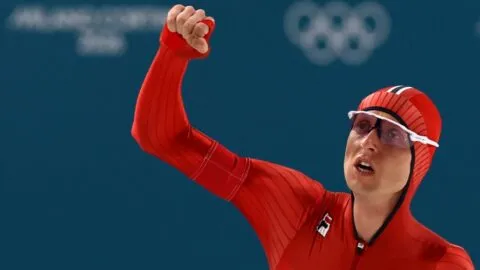 Sander Eitrem destroza el récord olímpico con su oro en los 5000m del patinaje de velocidad