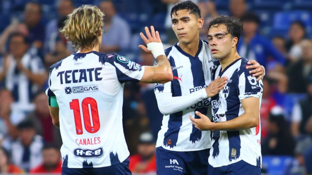 Monterrey venció 2-0 a Xelajú