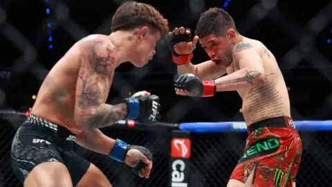 Brandon Moreno no puede descifrar a Kavanagh y termina cayendo en UFC Fight Night México
