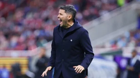 Larcamón celebra victoria ante Vancouver y se enfoca en el reto contra Toluca