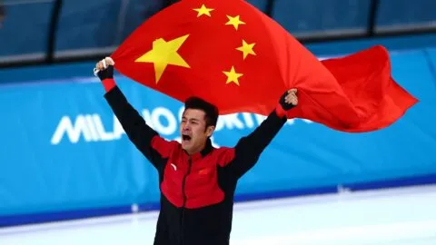 Ning Zhongyan gana oro en patinaje de velocidad 1500m ¡y el récord olímpico se rompe cuatro veces!