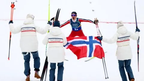 Noruega aprovecha las caídas de Suecia para sumar un nuevo oro en esquí de fondo