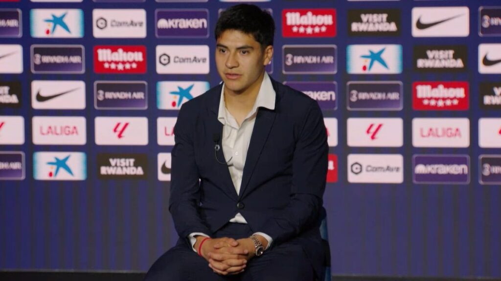 Obed Vargas fue presentado con el Atlético de Madrid