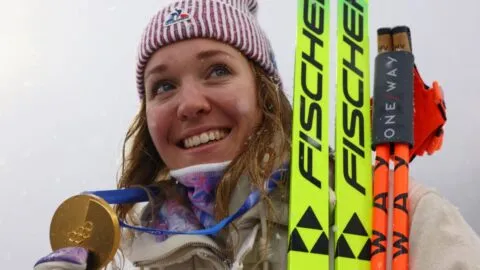 Oceane Michelon logra su primer oro olímpico en biatlón salida masiva 12,5 km de Milano Cortina 2026