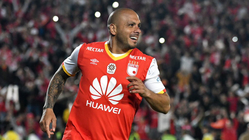 Omar Pérez, en un partido de Santa Fe. - Vizzor Image.