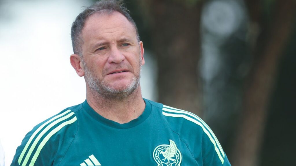 Lillini explica cómo convence a los mexicoamericanos de unirse al Tri