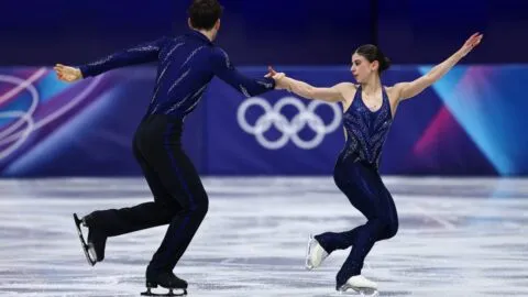 La pareja italiana enciende el hielo del patinaje artístico con 'Volare' en Milano Cortina 2026