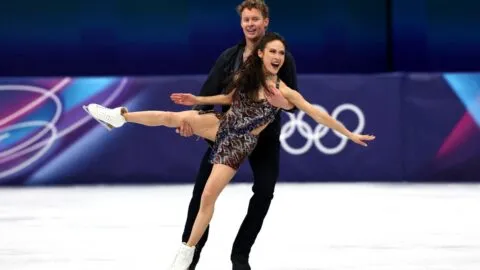 Highlights de patinaje artístico en Milano Cortina 2026: resultados de la danza rítmica prueba por equipos