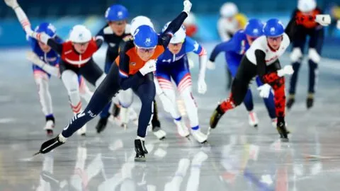 Highlights del patinaje de velocidad en Milano Cortina 2026: resultados de la salida en masa femenil