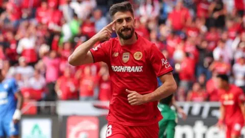 Paulinho, tricampeón de goleo, extiende contrato con Toluca hasta 2029