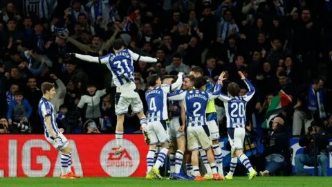 ¡De infarto! Real Sociedad remonta en Mendizorroza y es semifinalista de la Copa del Rey
