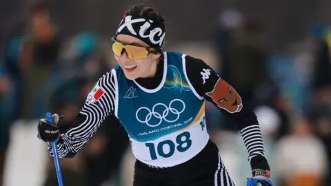 Regina Martínez inspira a México al completar la prueba de esquí de fondo en Milano Cortina 2026
