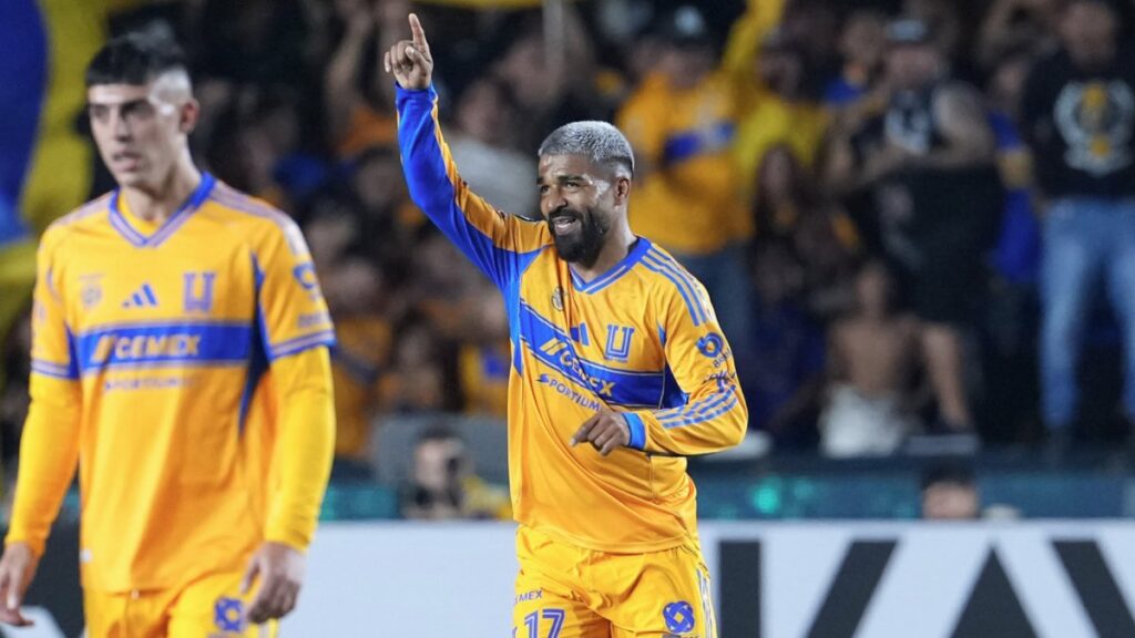 Rodrigo ‘Búfalo’ Aguirre e en festejo de gol, durante el partido de vuelta de la primera ronda de la Champions Cup de la CONCACAF 2026. Imago 7