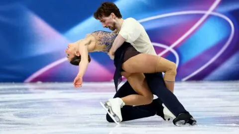 Pasión italiana en el hielo con Sara Conti y Niccolo Macii al ritmo de Pavarotti