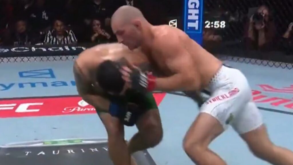 Sean Strickland regresa con brutal nocaut ante Anthony Hernandez